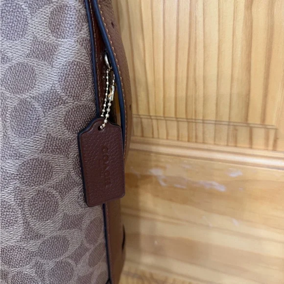 Brand New! Coach Brown and Tan Crossbody👜 - Picture 4 of 11